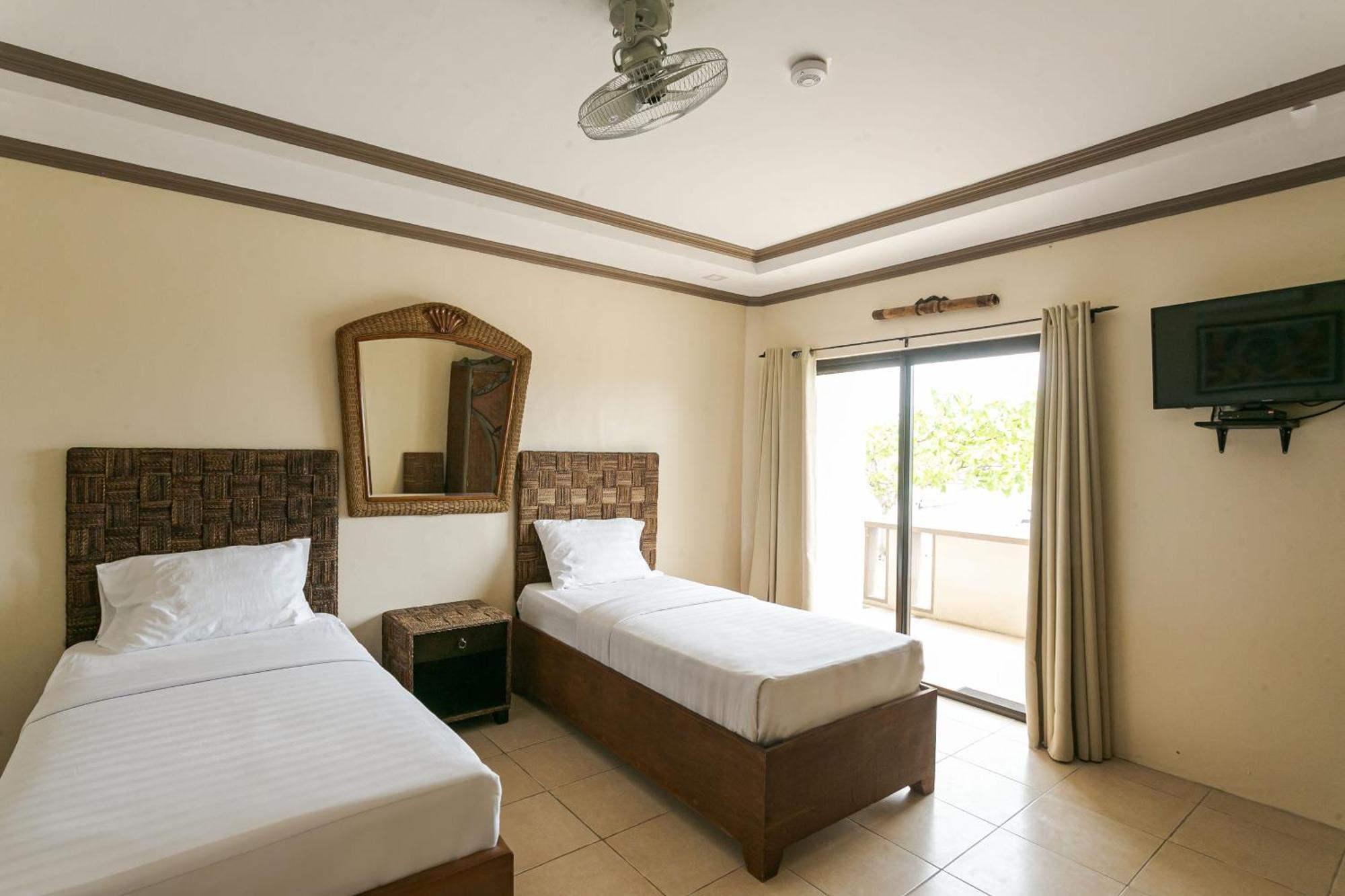 Turtle Bay Dive Resort Moalboal Exterior photo